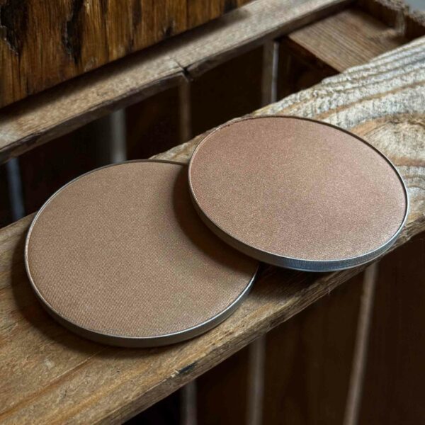 Hiro PRESSED POWDER BRONZER